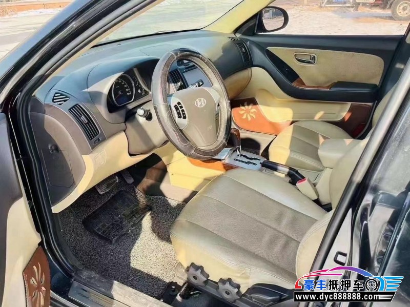 11年现代悦动轿车抵押车出售