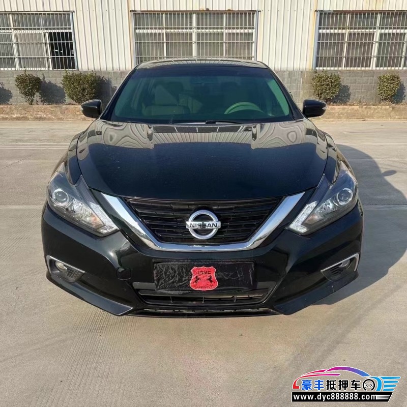 17年日产天籁轿车抵押车出售