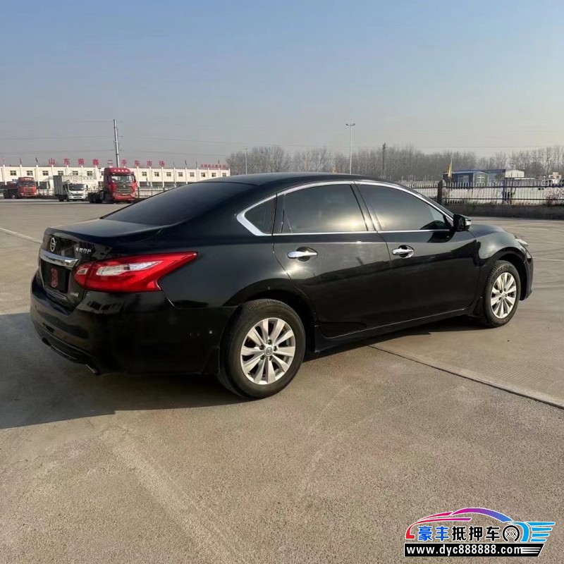 17年日产天籁轿车抵押车出售