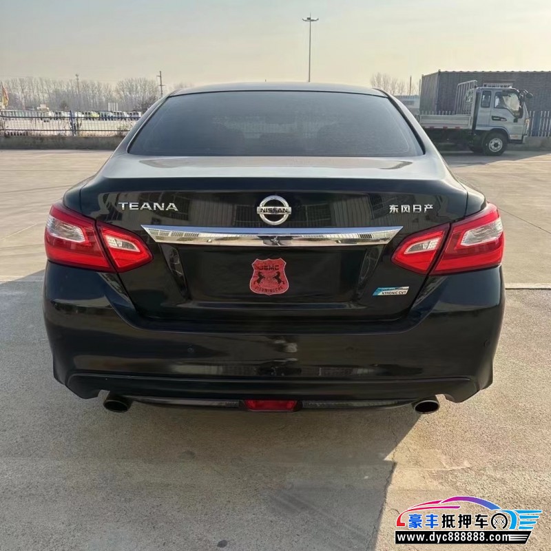 17年日产天籁轿车抵押车出售