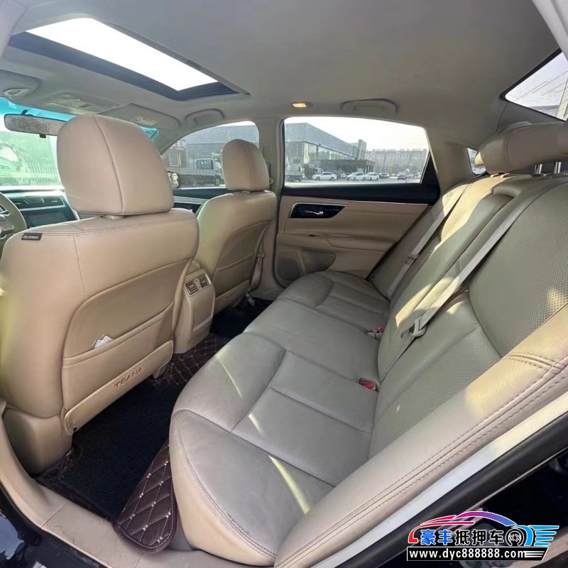 17年日产天籁轿车抵押车出售