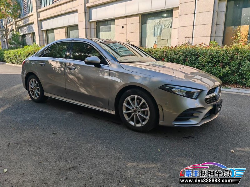 20年奔驰A轿车抵押车出售