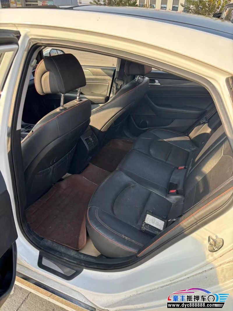 16年现代索纳塔轿车抵押车出售