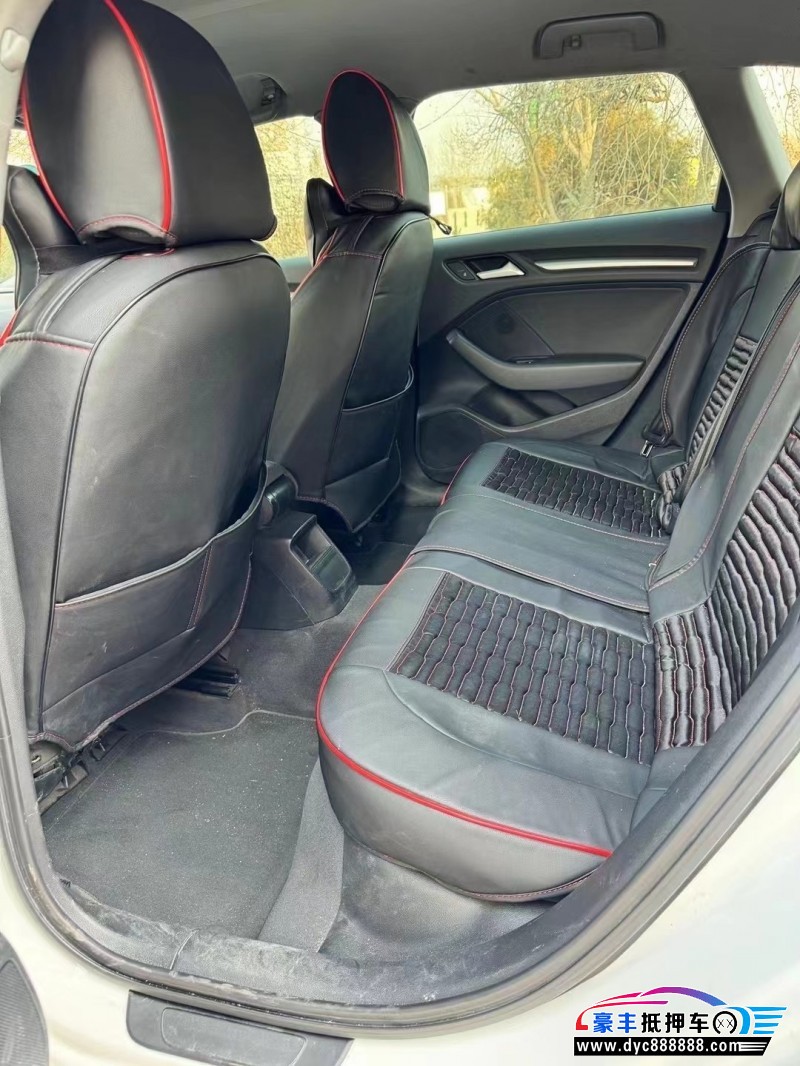 17年奥迪A3轿车抵押车出售