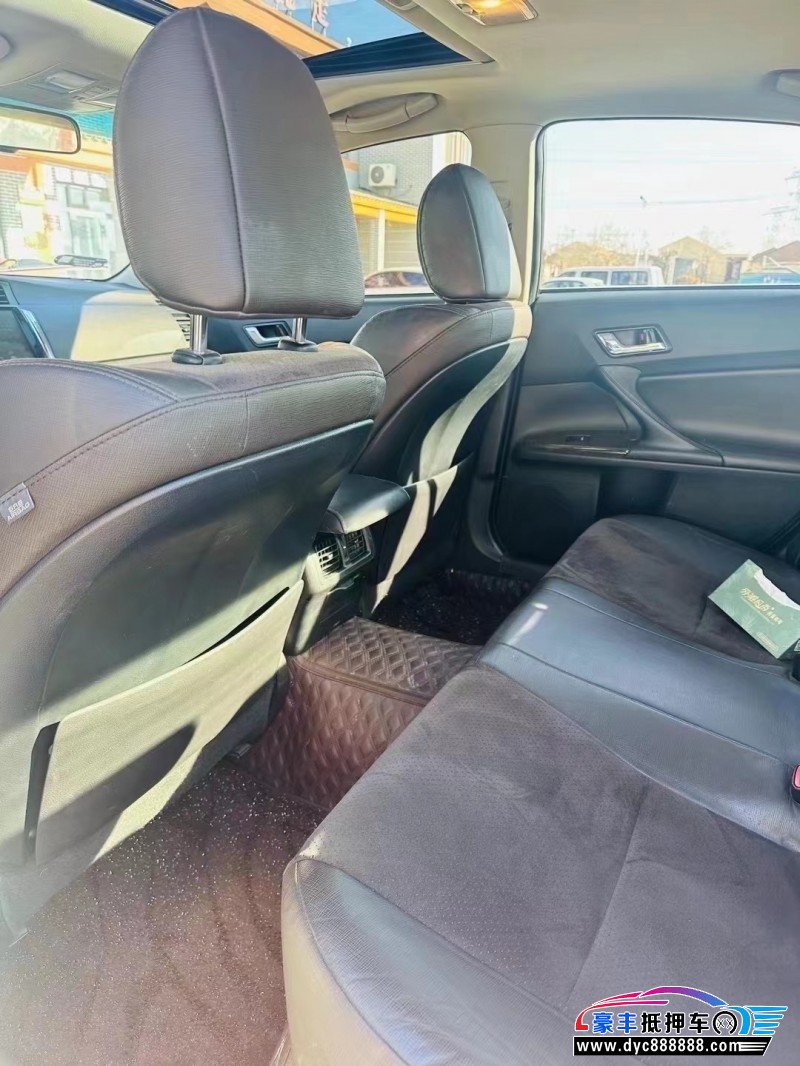 15年丰田锐志轿车抵押车出售