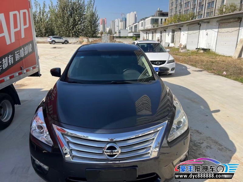13年日产天籁轿车抵押车出售