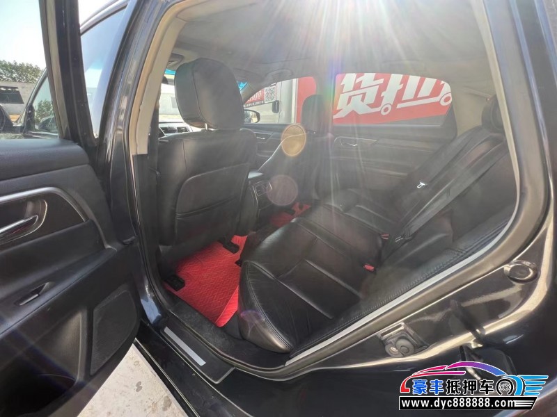 13年日产天籁轿车抵押车出售