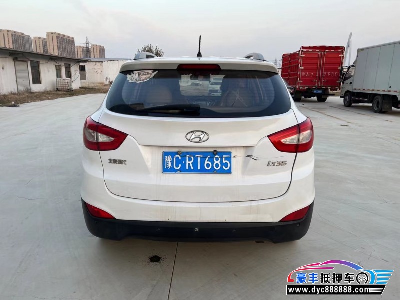 13年现代ix35轿车抵押车出售