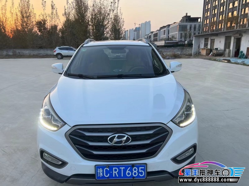 13年现代ix35轿车抵押车出售