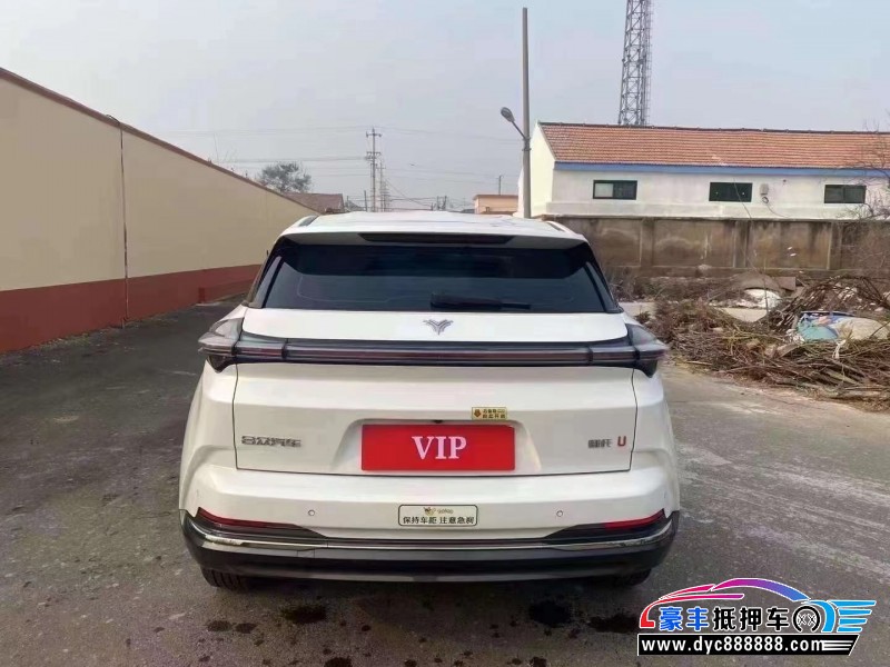 23年哪吒U轿车抵押车出售