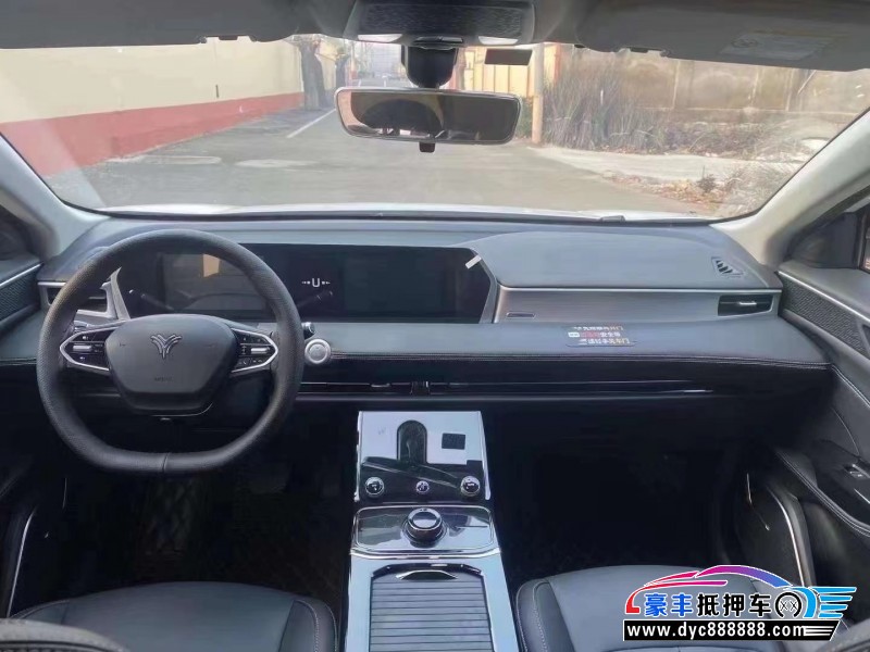 23年哪吒U轿车抵押车出售