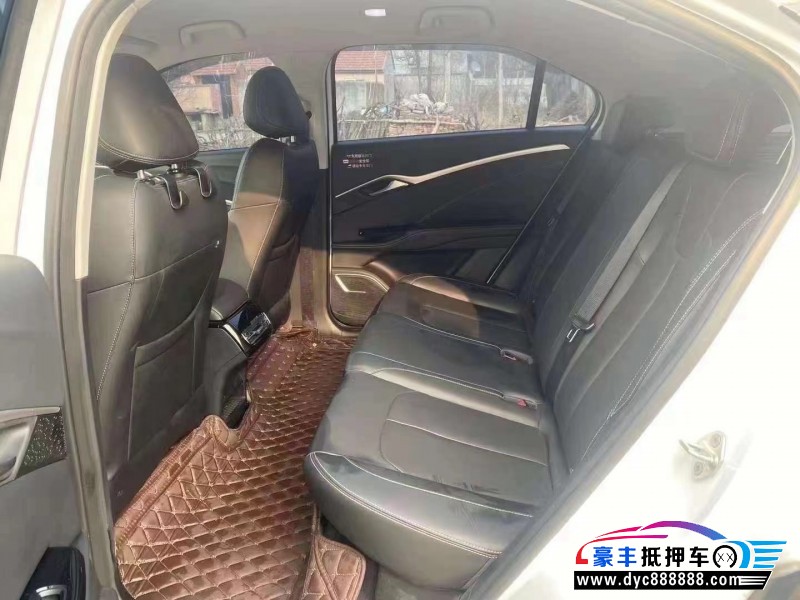 23年哪吒U轿车抵押车出售