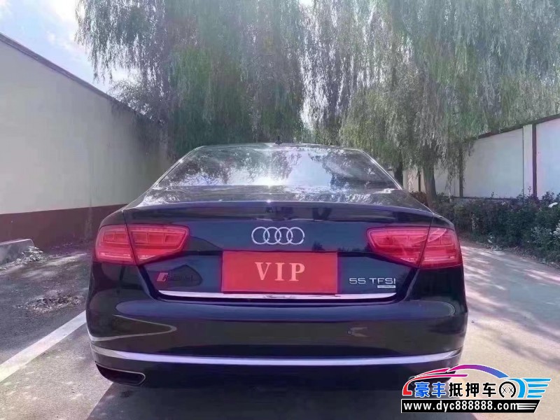 14年奥迪S8轿车抵押车出售