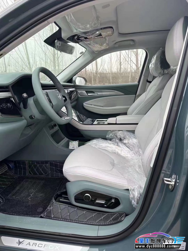 23年极狐阿尔法T轿车抵押车出售