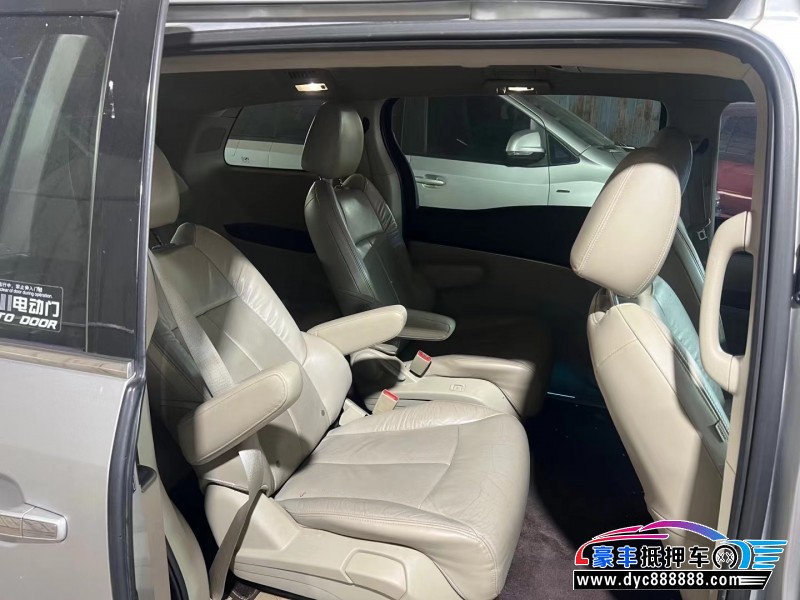 15年别克GL8轿车抵押车出售