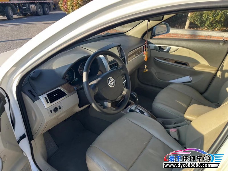 16年别克凯越轿车抵押车出售