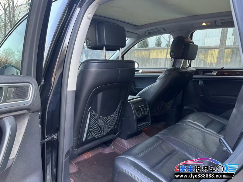 14年大众途锐轿车抵押车出售