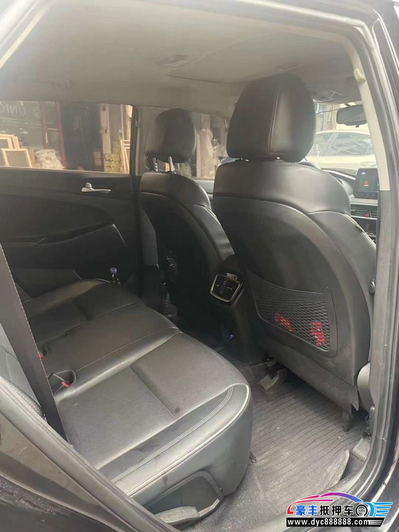 20年现代途胜轿车抵押车出售