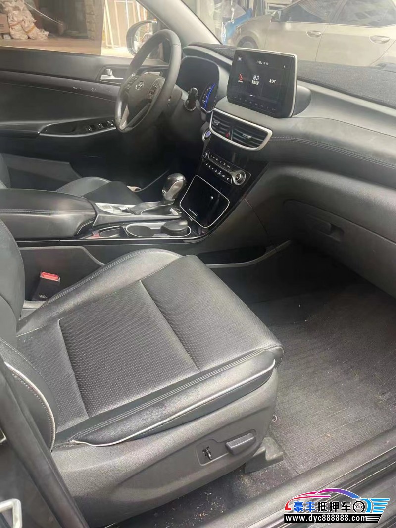 20年现代途胜轿车抵押车出售