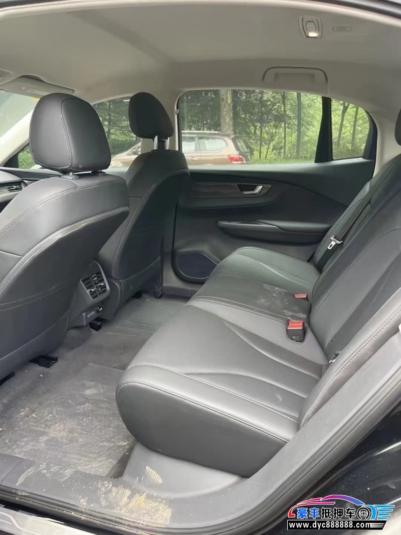 22年红旗EQM5轿车抵押车出售