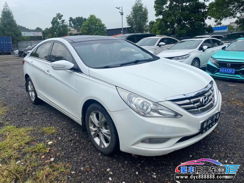 12年现代索纳塔轿车抵押车出售