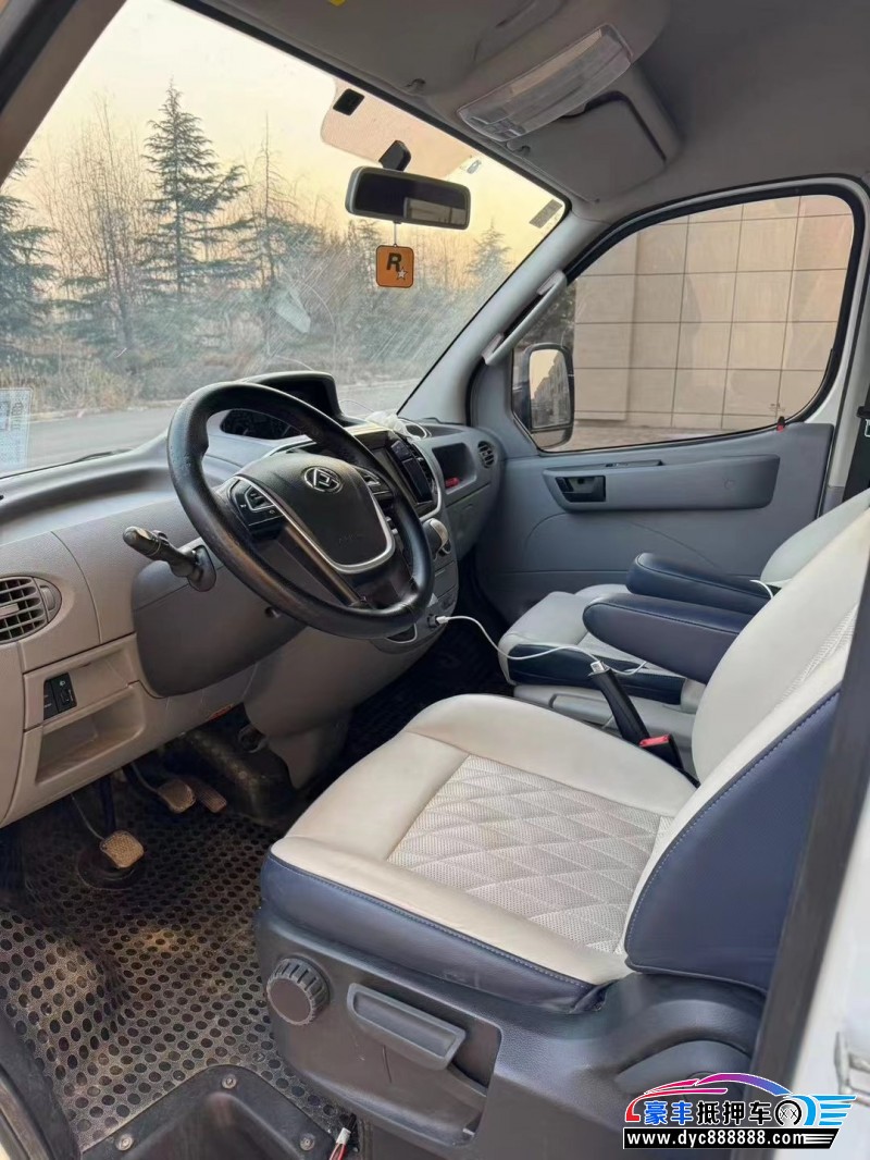 21年上汽大通V80轿车抵押车出售