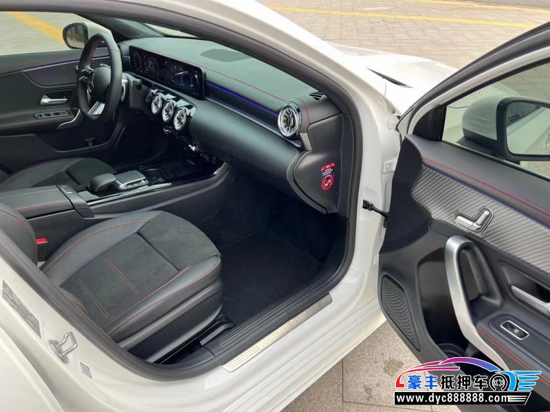 23年奔驰A轿车抵押车出售