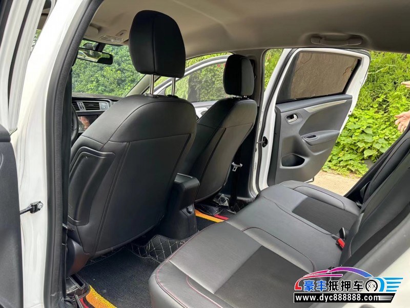 17年雪铁龙C3轿车抵押车出售