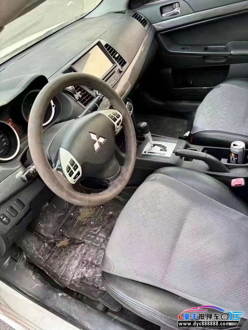 14年三菱翼神轿车抵押车出售