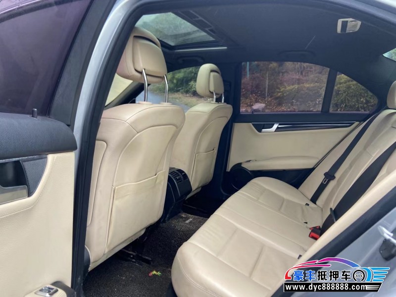 13年奔驰C轿车抵押车出售