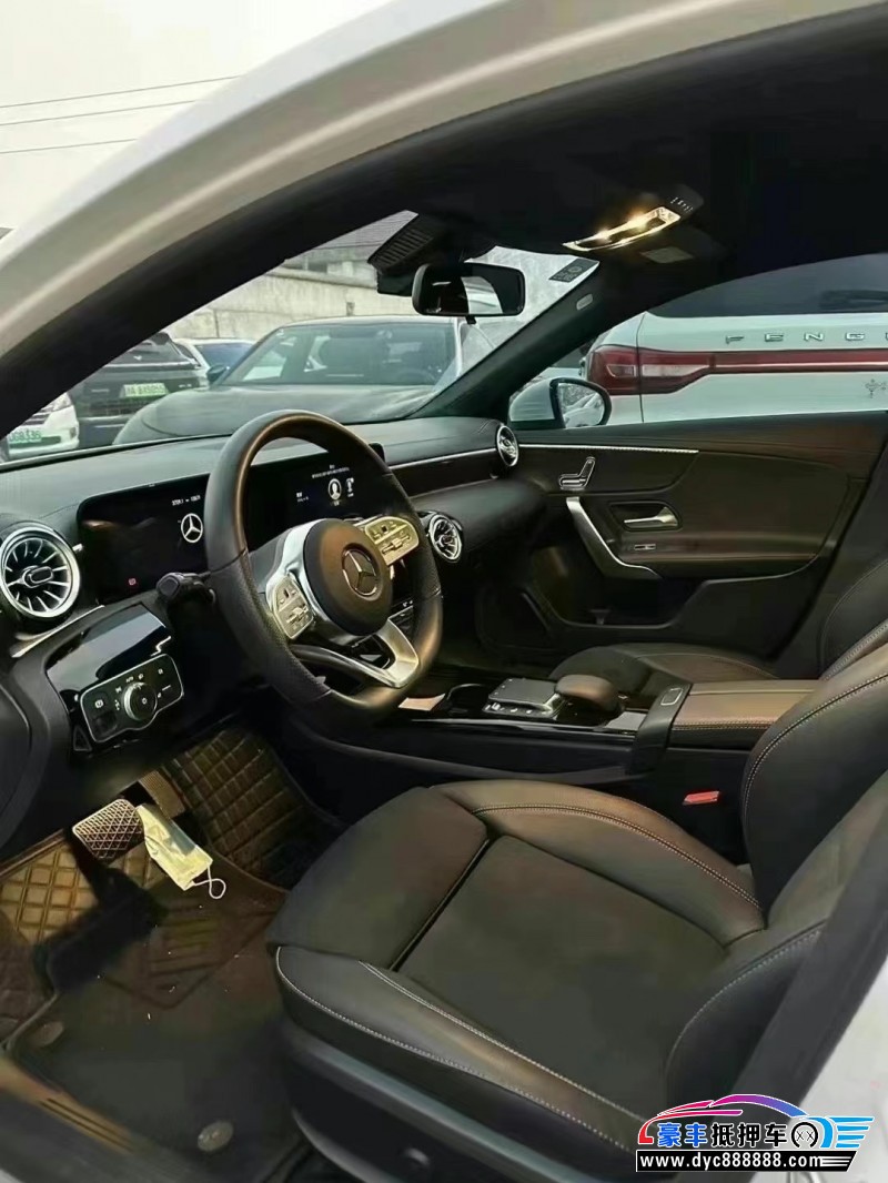 23年奔驰A轿车抵押车出售