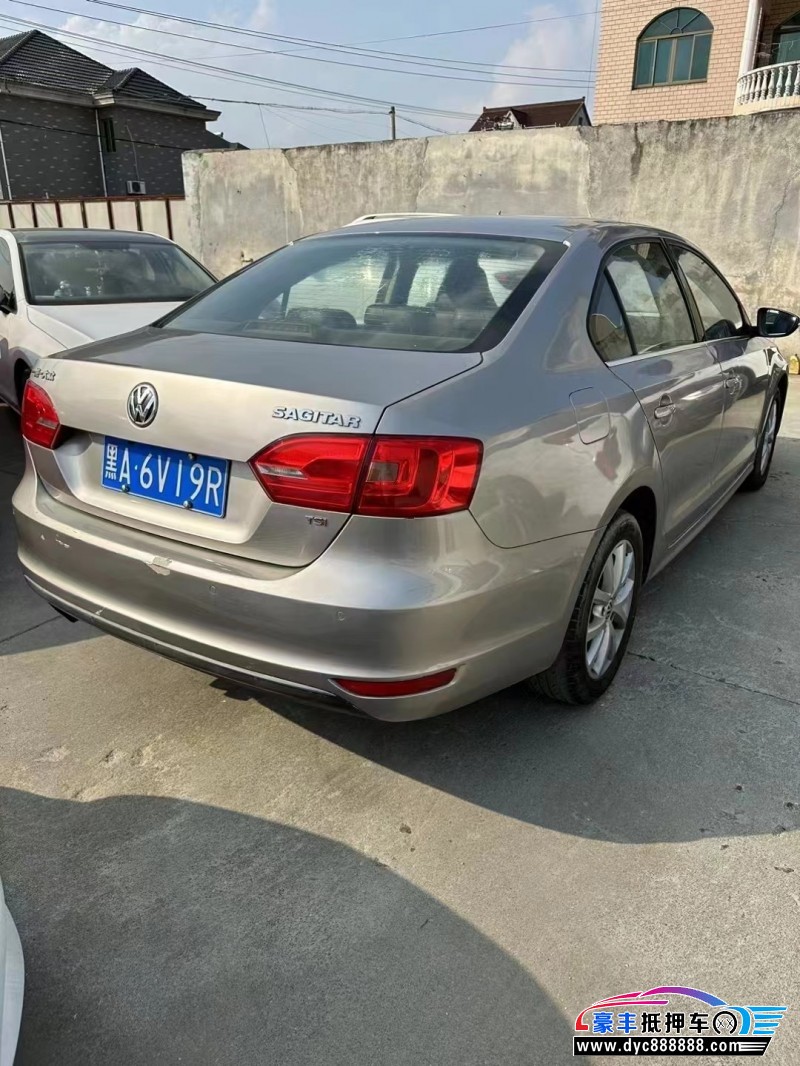 13年大众速腾轿车抵押车出售