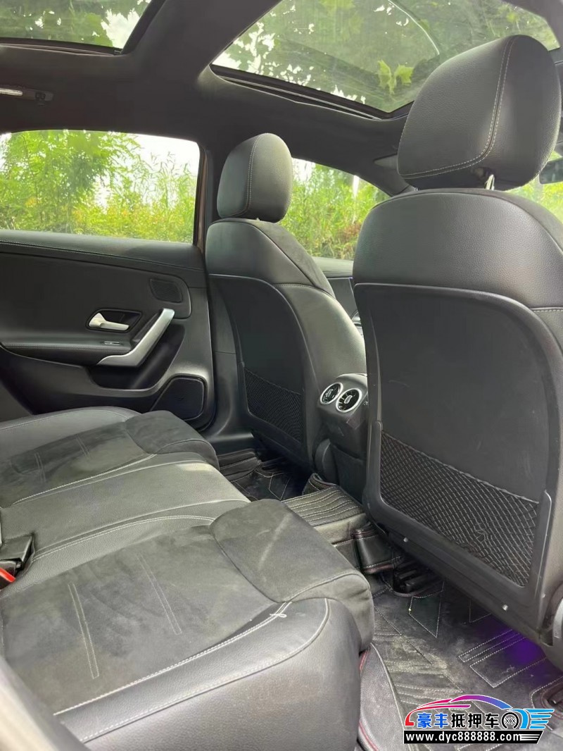 20年奔驰A轿车抵押车出售