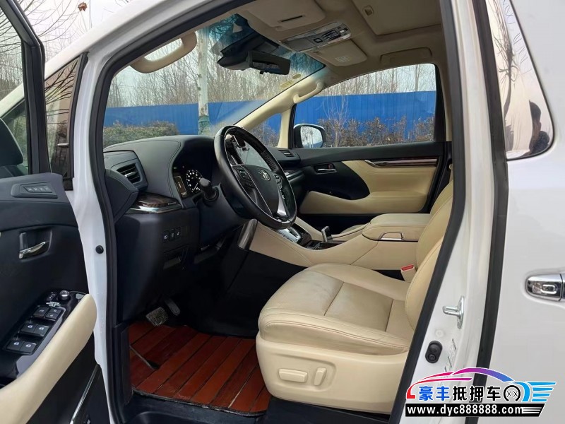 21年丰田埃尔法轿车抵押车出售