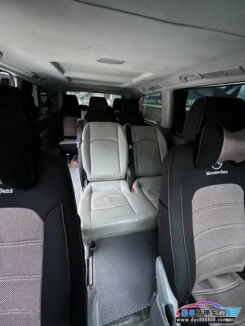 12年奔驰威霆轿车抵押车出售