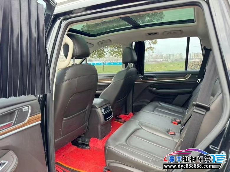 18年荣威RX8轿车抵押车出售