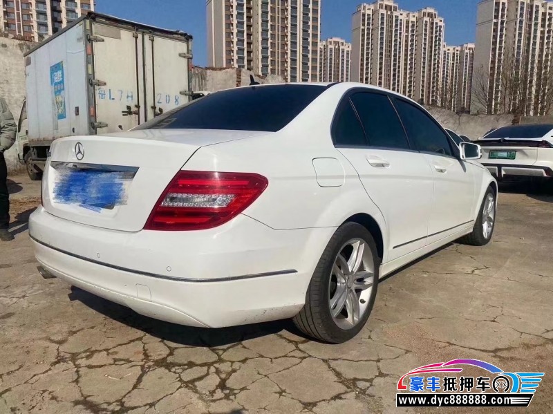 13年奔驰C轿车抵押车出售