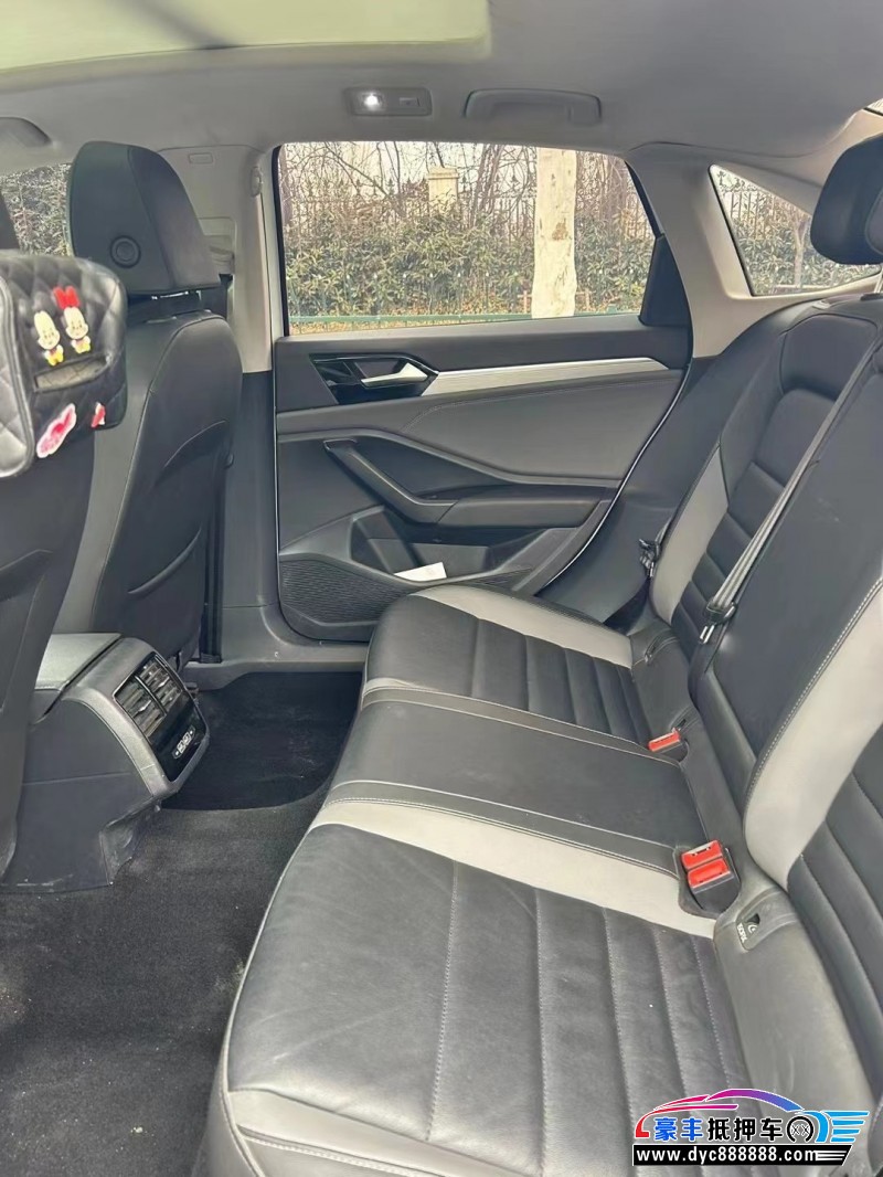 21年大众速腾轿车抵押车出售