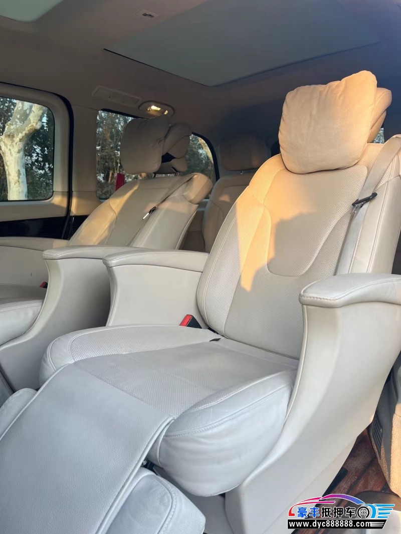 19年奔驰V轿车抵押车出售