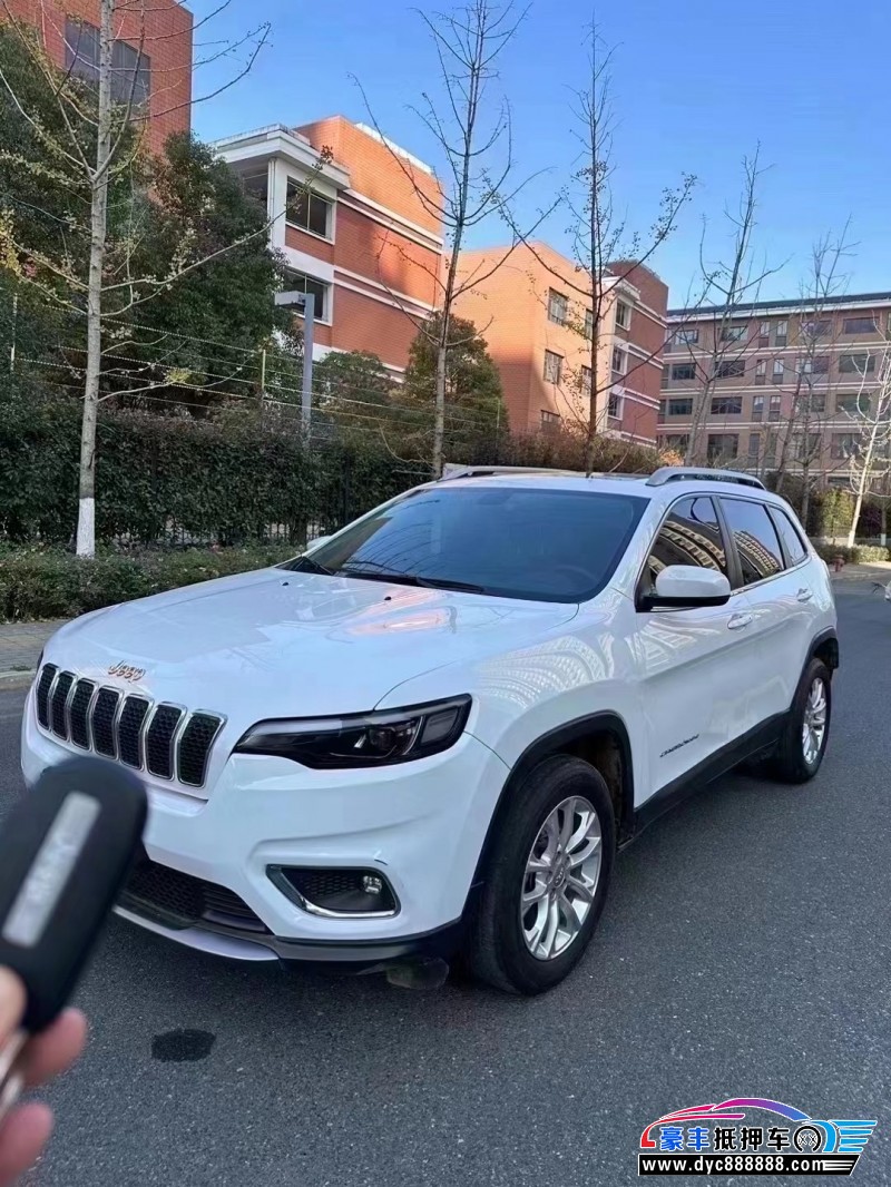 20年Jeep自由光轿车抵押车出售