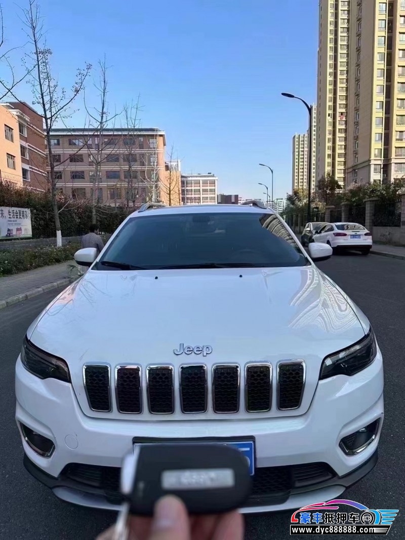 20年Jeep自由光轿车抵押车出售