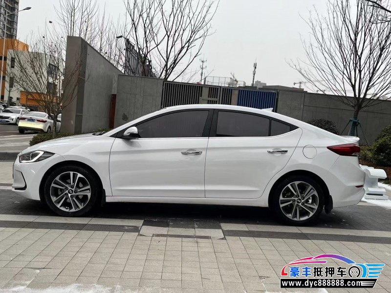 17年现代伊兰特轿车抵押车出售