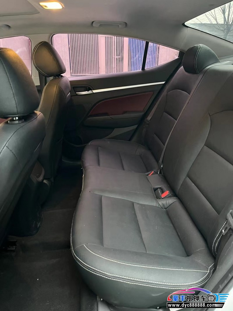 17年现代伊兰特轿车抵押车出售