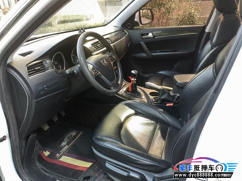 15年众泰T600轿车抵押车出售