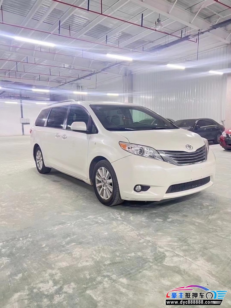 17年丰田塞纳轿车抵押车出售