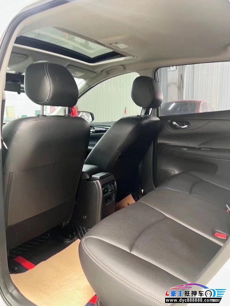 22年日产骐达轿车抵押车出售