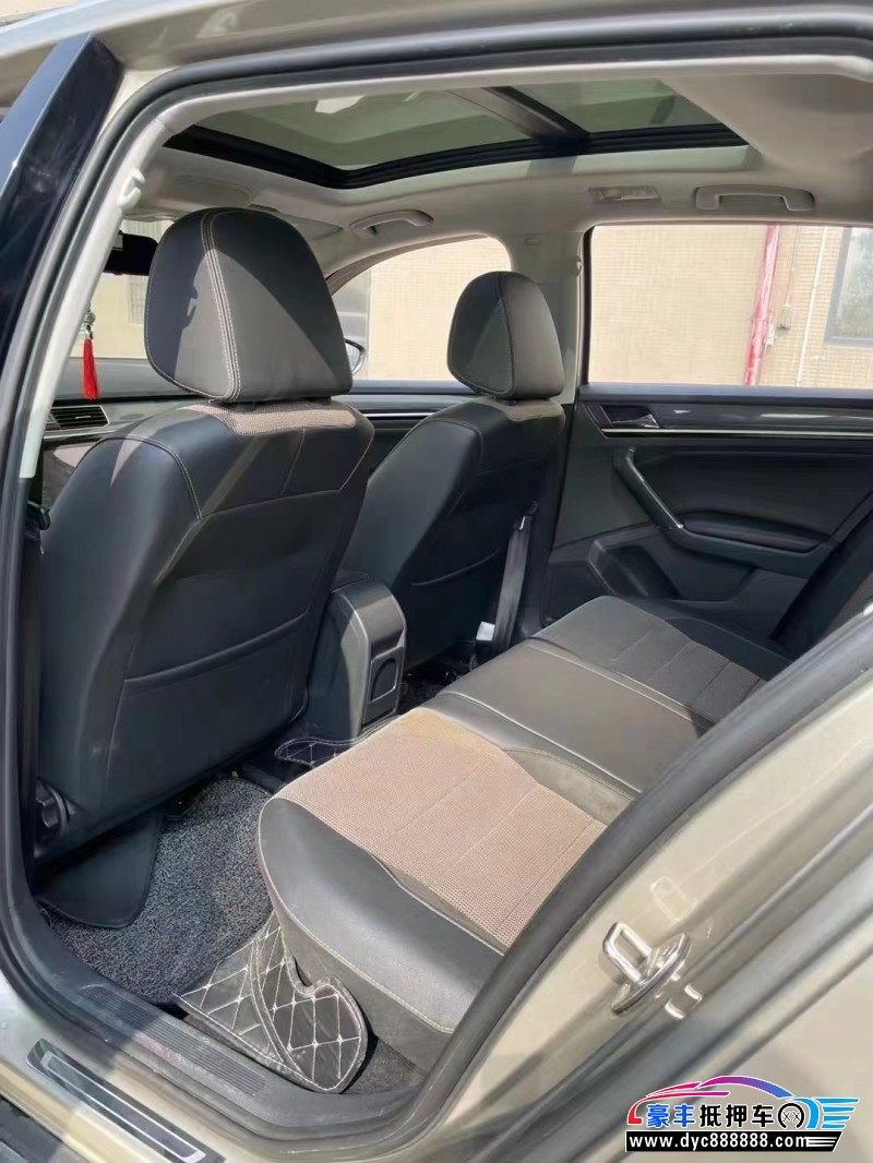 17年大众蔚领轿车抵押车出售