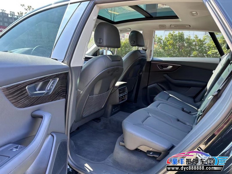 23年奥迪Q8轿车抵押车出售