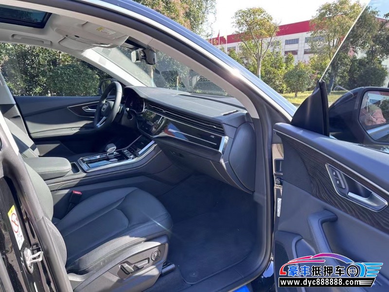 23年奥迪Q8轿车抵押车出售