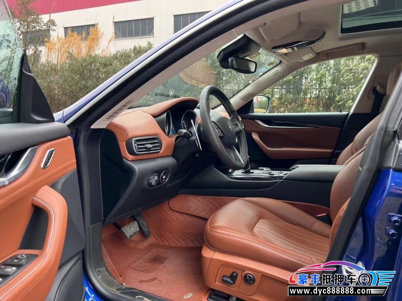 18年玛莎拉蒂莱万特轿车抵押车出售